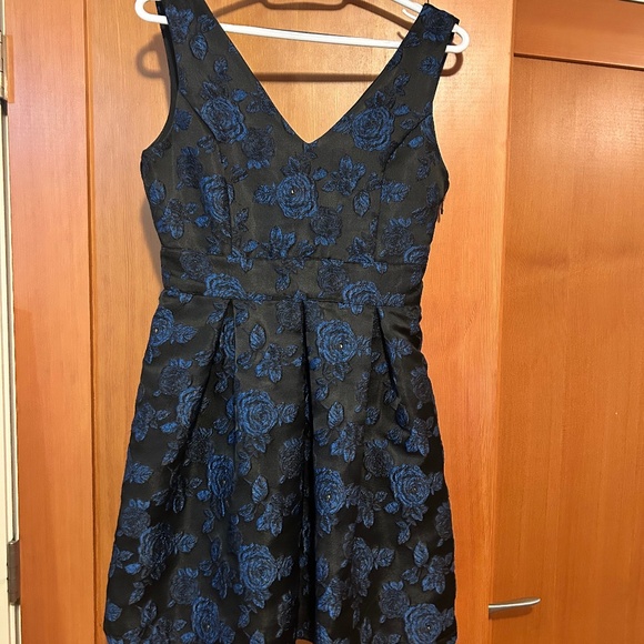 Black with blue floral pattern dress - Picture 1 of 2